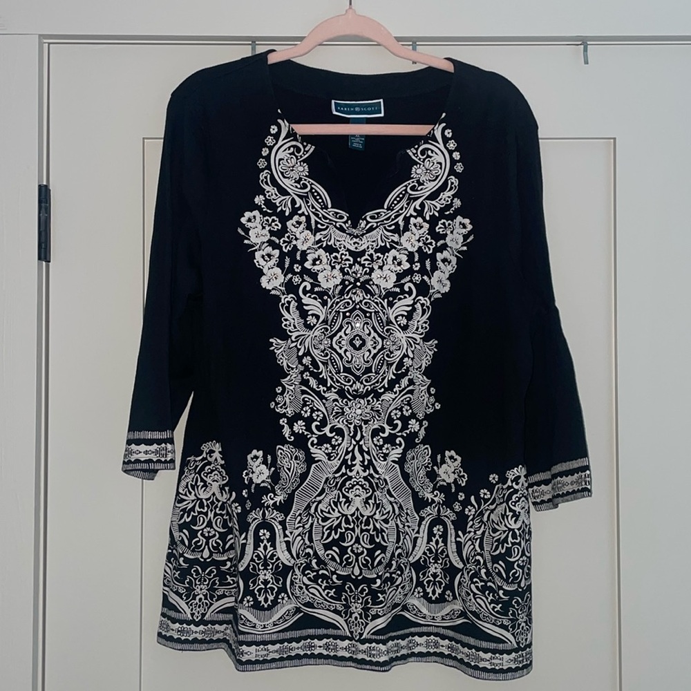 Beautiful Karen Scott top